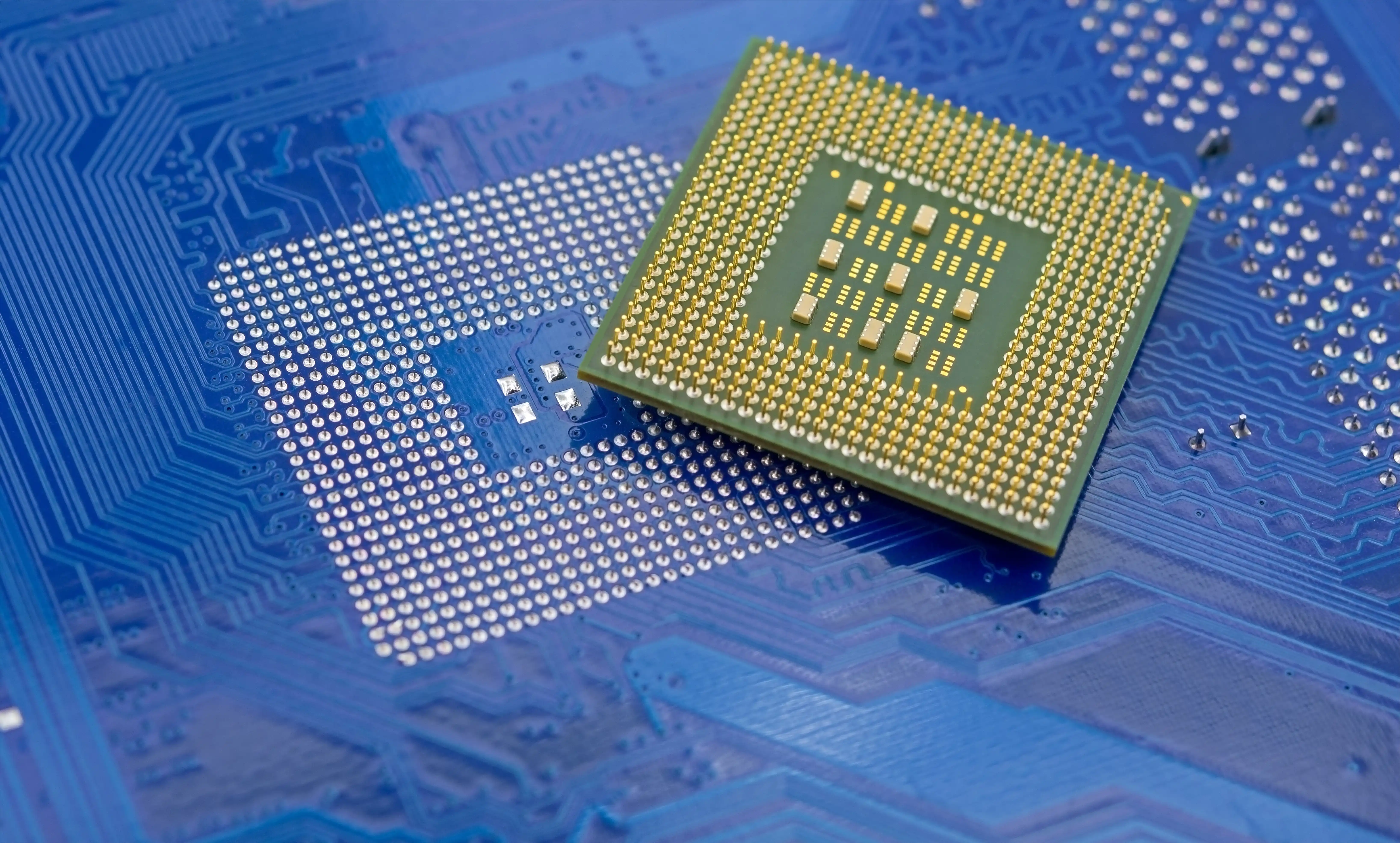 macro-of-computer-processor-on-blue-motherboard-ci-2026-01-11-09-32-12-utc.webp